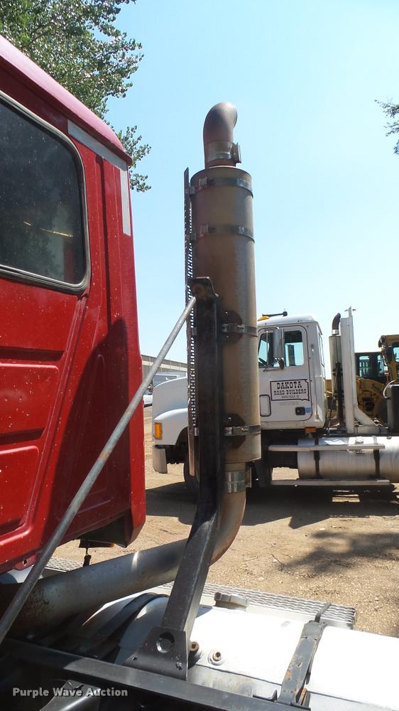 image for item DB3260 1995 Mack CH613 semi truck