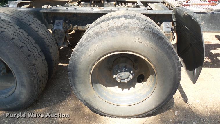 image for item DB3260 1995 Mack CH613 semi truck