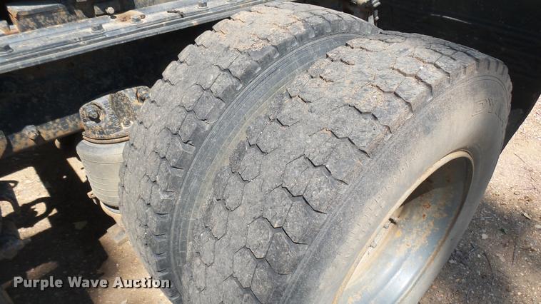 image for item DB3260 1995 Mack CH613 semi truck