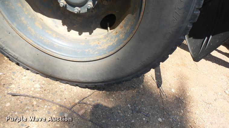 image for item DB3260 1995 Mack CH613 semi truck