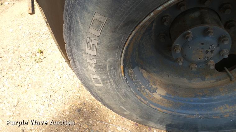 image for item DB3260 1995 Mack CH613 semi truck