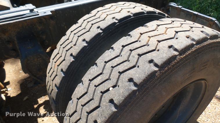 image for item DB3260 1995 Mack CH613 semi truck