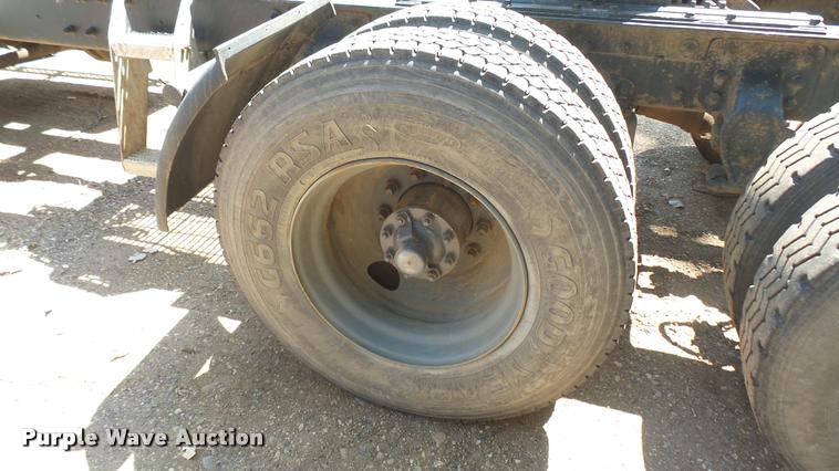 image for item DB3260 1995 Mack CH613 semi truck