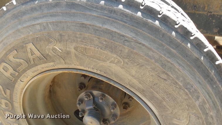 image for item DB3260 1995 Mack CH613 semi truck