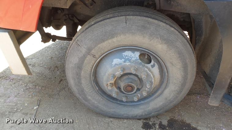 image for item DB3260 1995 Mack CH613 semi truck