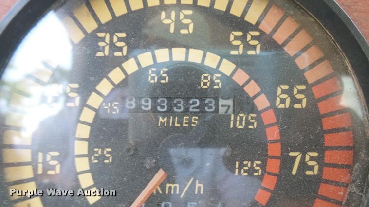 image for item DB3261 1995 Mack CH613 semi truck