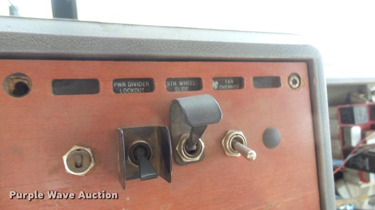 image for item DB3261 1995 Mack CH613 semi truck