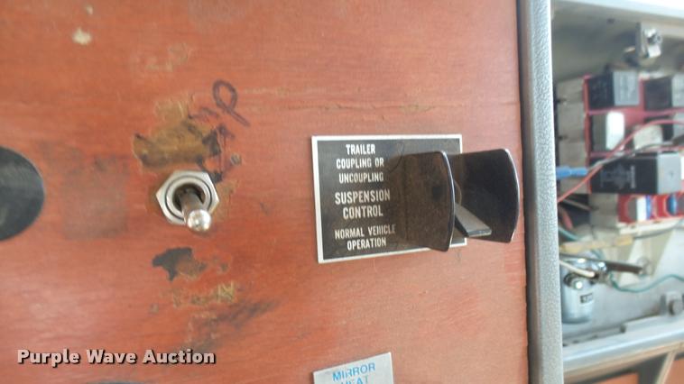 image for item DB3261 1995 Mack CH613 semi truck