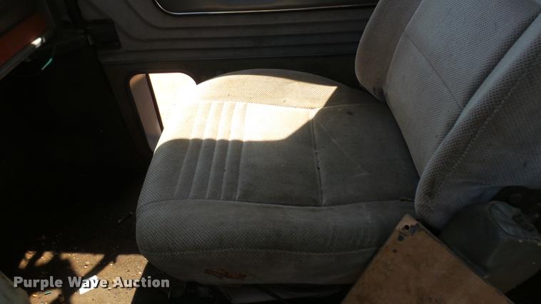 image for item DB3261 1995 Mack CH613 semi truck