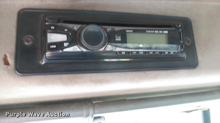 image for item DB3261 1995 Mack CH613 semi truck