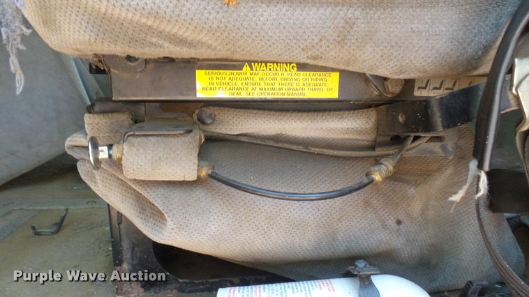 image for item DB3261 1995 Mack CH613 semi truck