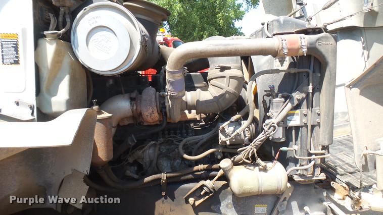 image for item DB3261 1995 Mack CH613 semi truck