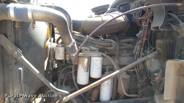 image for item DB3261 1995 Mack CH613 semi truck