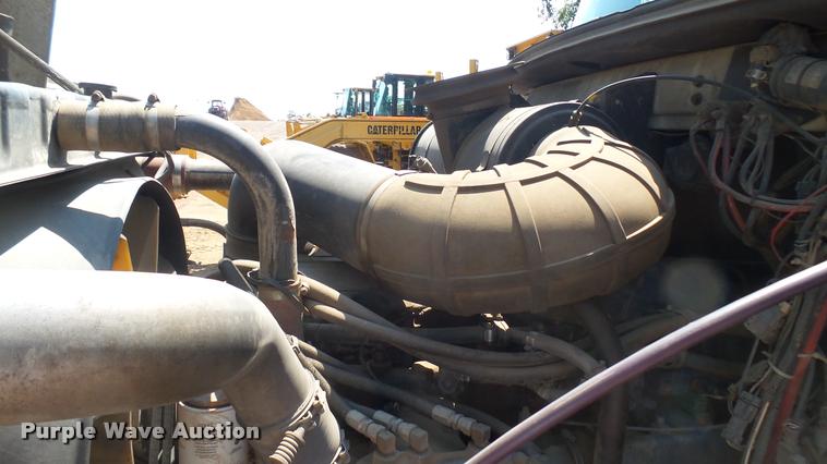 image for item DB3261 1995 Mack CH613 semi truck