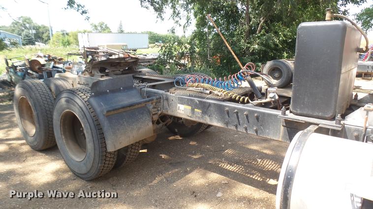 image for item DB3261 1995 Mack CH613 semi truck