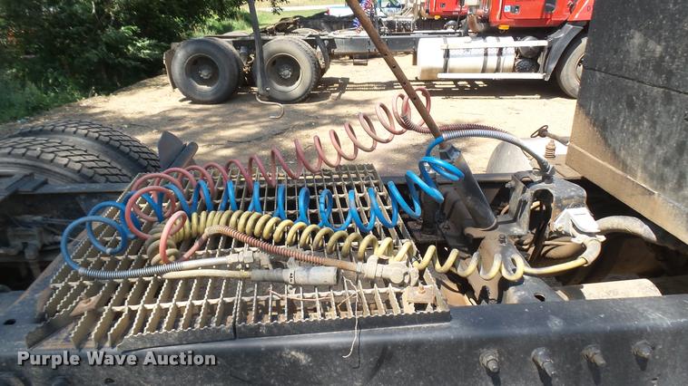 image for item DB3261 1995 Mack CH613 semi truck