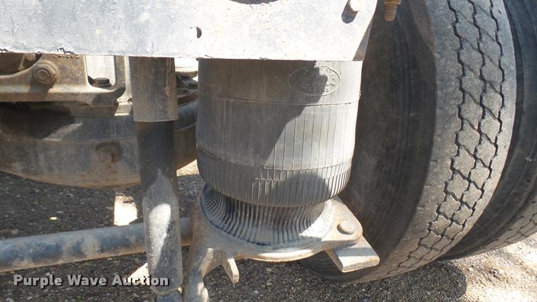 image for item DB3261 1995 Mack CH613 semi truck