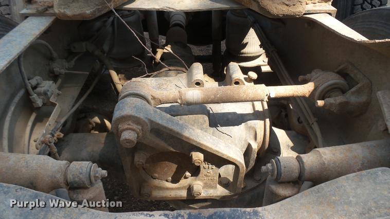 image for item DB3261 1995 Mack CH613 semi truck