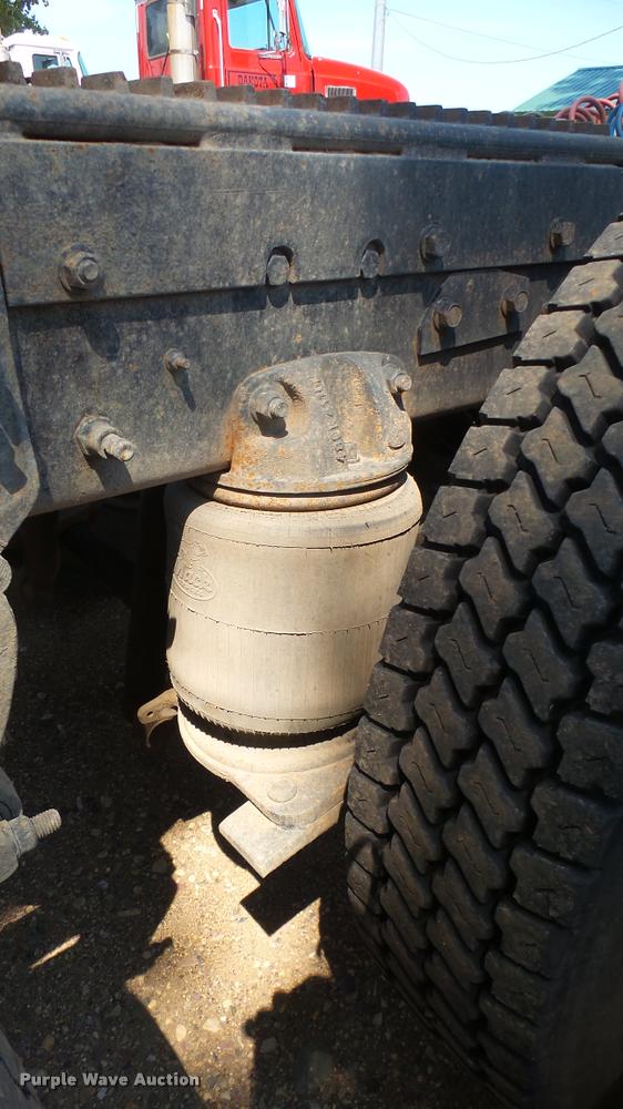 image for item DB3261 1995 Mack CH613 semi truck