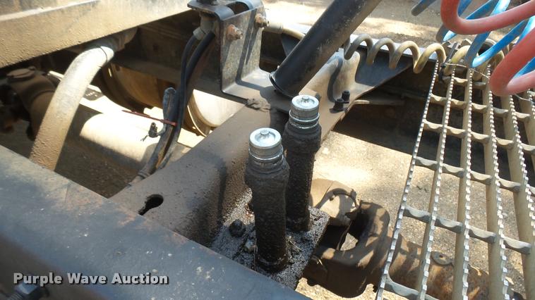 image for item DB3261 1995 Mack CH613 semi truck