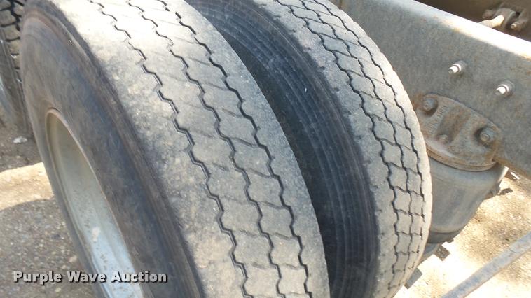 image for item DB3261 1995 Mack CH613 semi truck