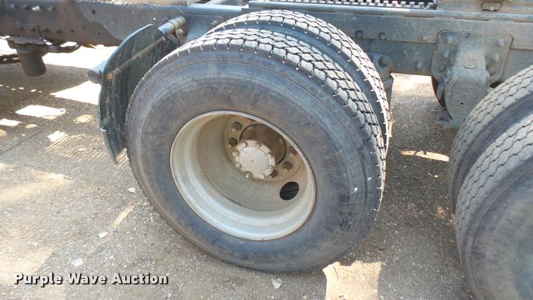 image for item DB3261 1995 Mack CH613 semi truck