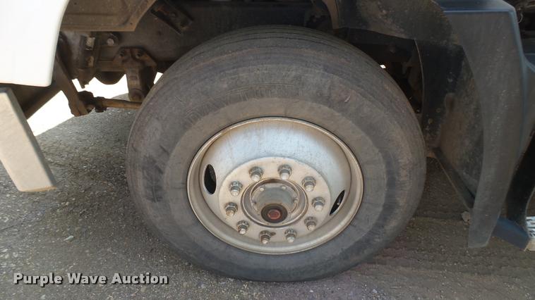 image for item DB3261 1995 Mack CH613 semi truck