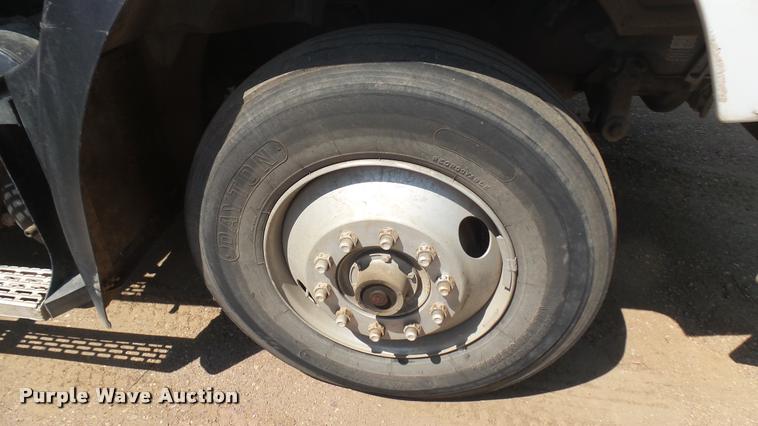 image for item DB3261 1995 Mack CH613 semi truck