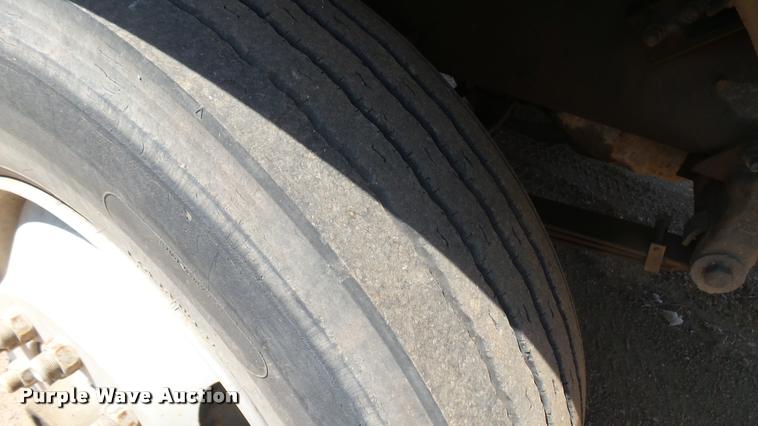 image for item DB3261 1995 Mack CH613 semi truck