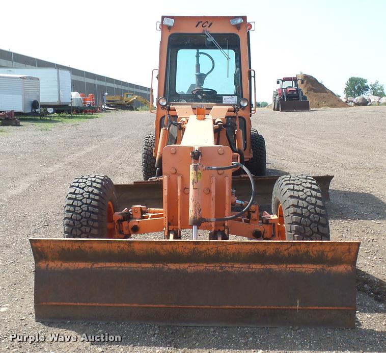 image for item DB3263 Blademor TCI-747 motor grader