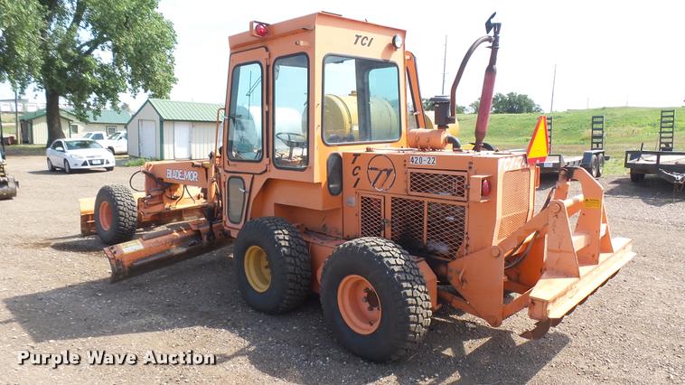 image for item DB3263 Blademor TCI-747 motor grader