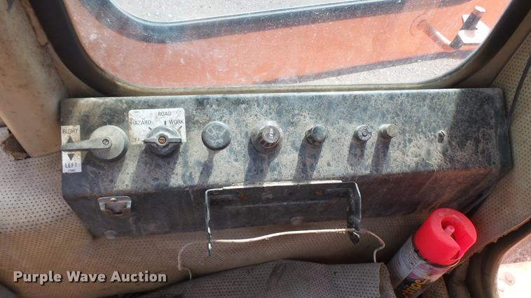 image for item DB3263 Blademor TCI-747 motor grader