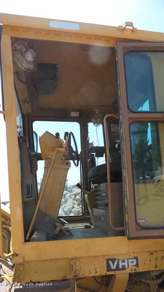 image for item DB3264 1994 Caterpillar 140G motor grader