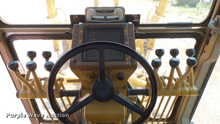 image for item DB3264 1994 Caterpillar 140G motor grader