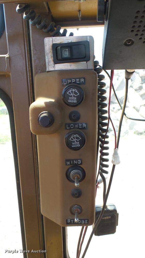 image for item DB3264 1994 Caterpillar 140G motor grader