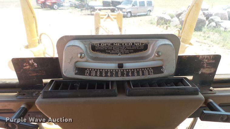 image for item DB3264 1994 Caterpillar 140G motor grader