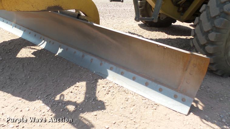 image for item DB3264 1994 Caterpillar 140G motor grader