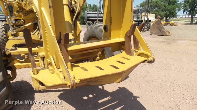 image for item DB3264 1994 Caterpillar 140G motor grader