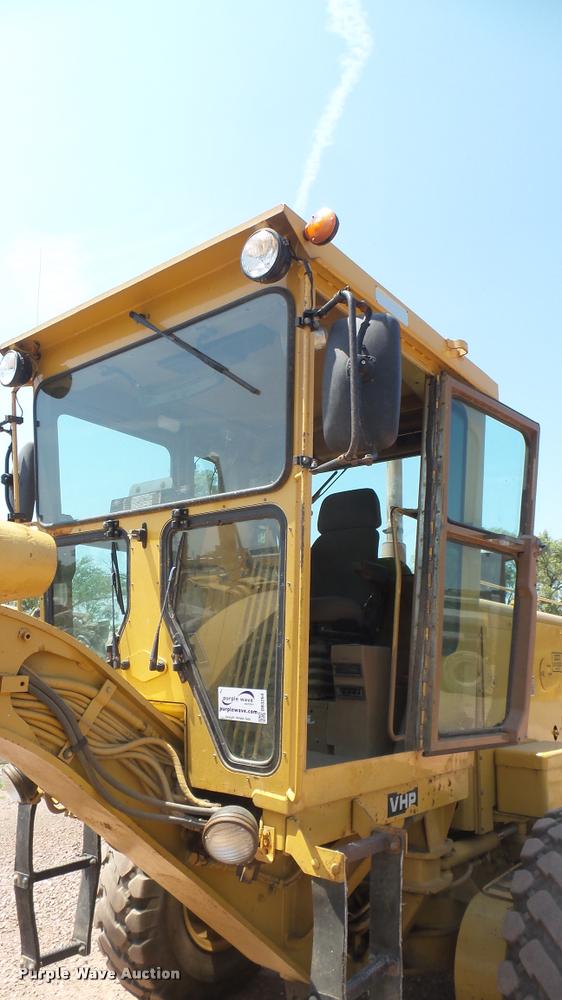 image for item DB3264 1994 Caterpillar 140G motor grader