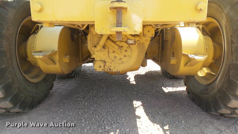image for item DB3264 1994 Caterpillar 140G motor grader
