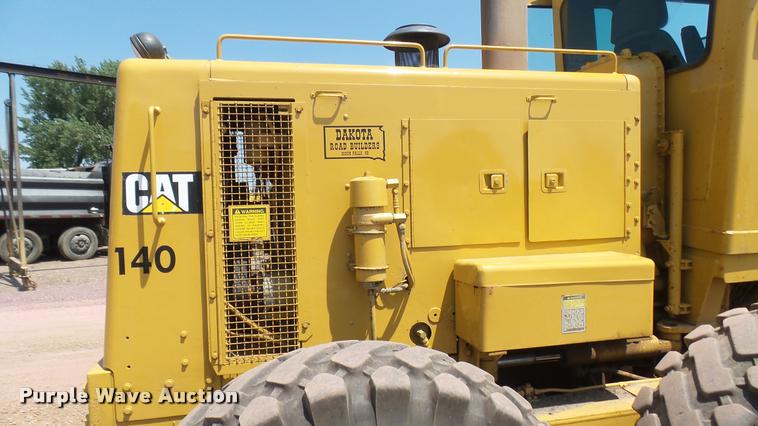 image for item DB3264 1994 Caterpillar 140G motor grader