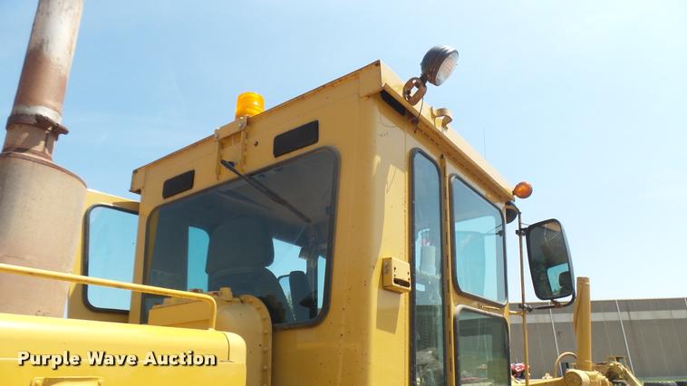 image for item DB3264 1994 Caterpillar 140G motor grader