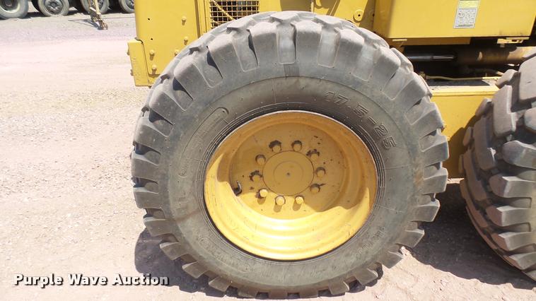 image for item DB3264 1994 Caterpillar 140G motor grader