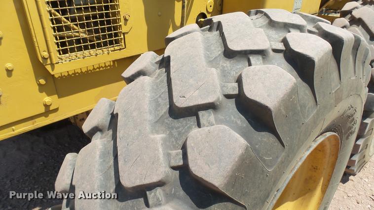 image for item DB3264 1994 Caterpillar 140G motor grader