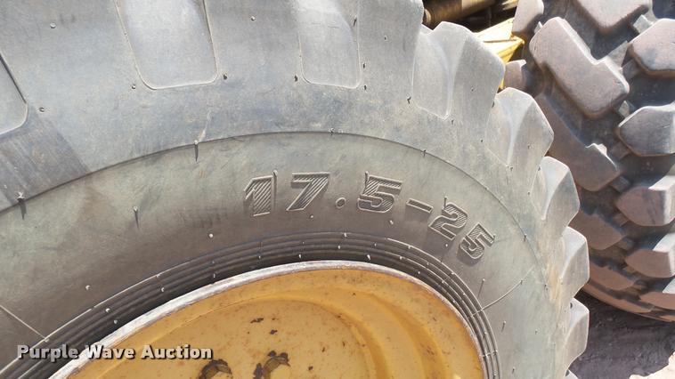 image for item DB3264 1994 Caterpillar 140G motor grader