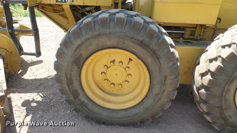 image for item DB3264 1994 Caterpillar 140G motor grader