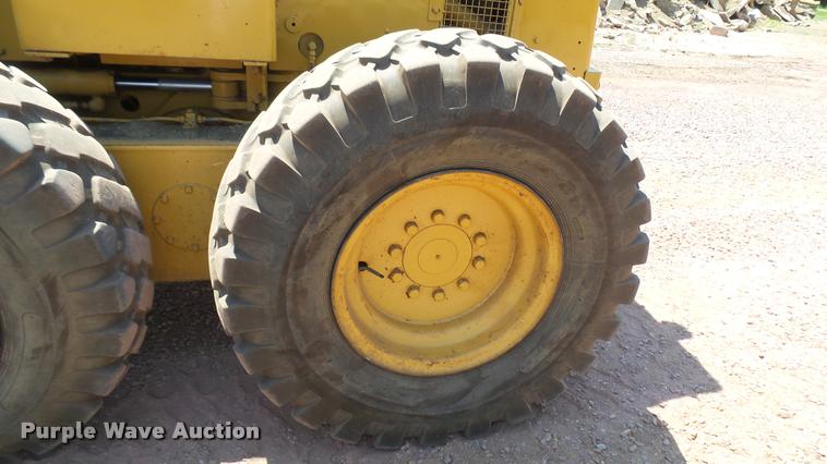image for item DB3264 1994 Caterpillar 140G motor grader