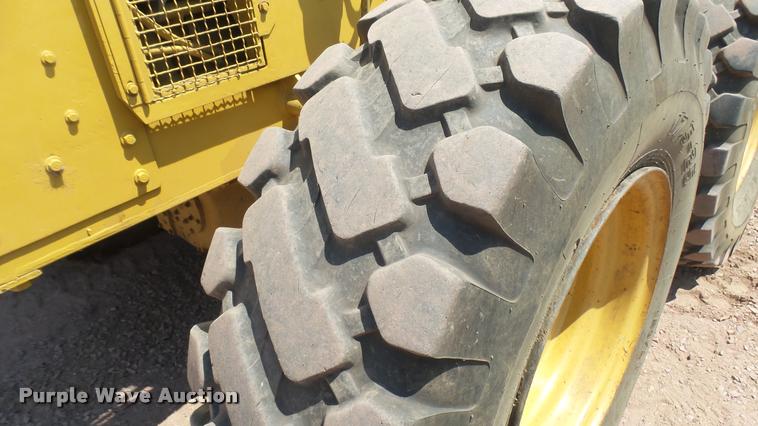 image for item DB3264 1994 Caterpillar 140G motor grader