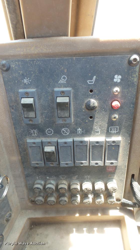 image for item DB3266 1994 Caterpillar 938F wheel loader