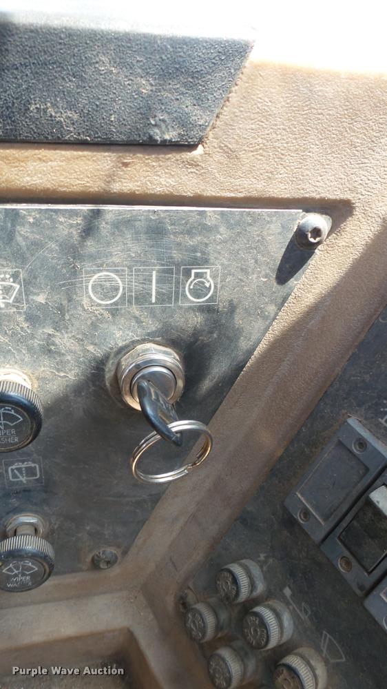 image for item DB3266 1994 Caterpillar 938F wheel loader